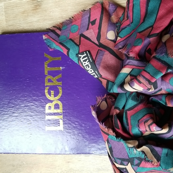 Vintage Liberty of London All Wool Scarf Boxed - Picture 6 of 6